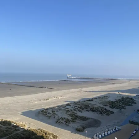 Near Marina Nieuport